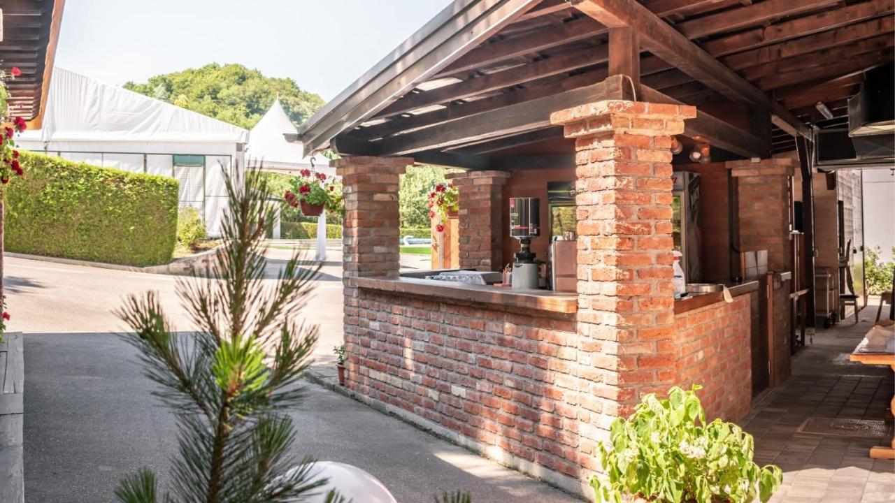 Hotel & Restaurant Se-Mi Veliko Trgovisce ภายนอก รูปภาพ