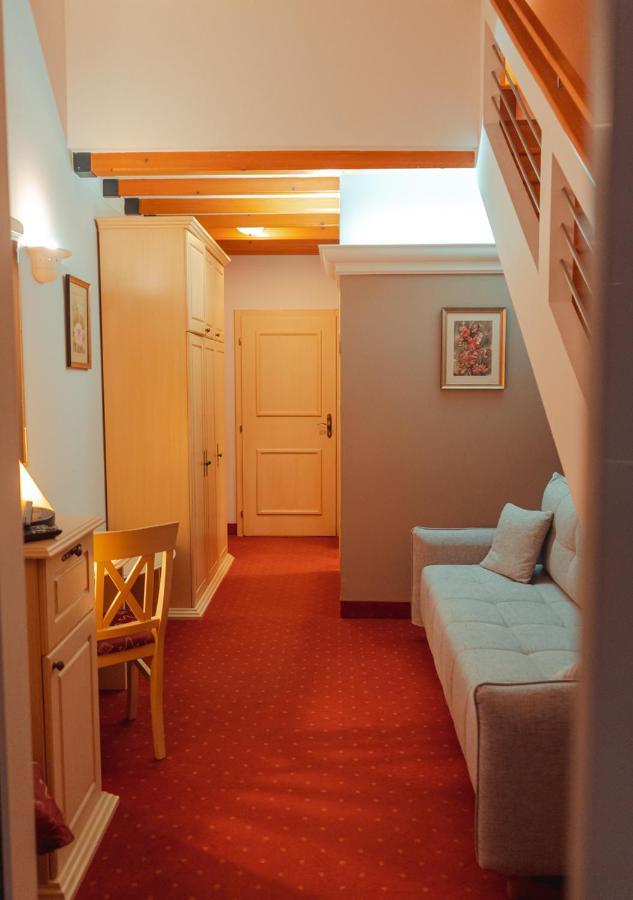 Hotel & Restaurant Se-Mi Veliko Trgovisce ภายนอก รูปภาพ