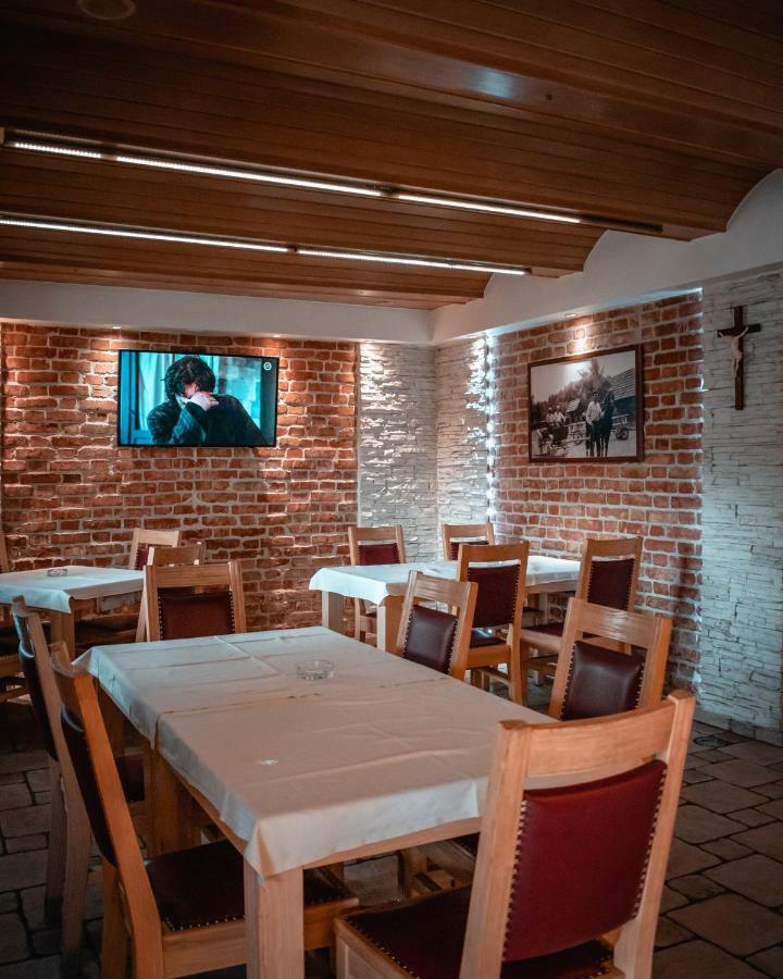 Hotel & Restaurant Se-Mi Veliko Trgovisce ภายนอก รูปภาพ